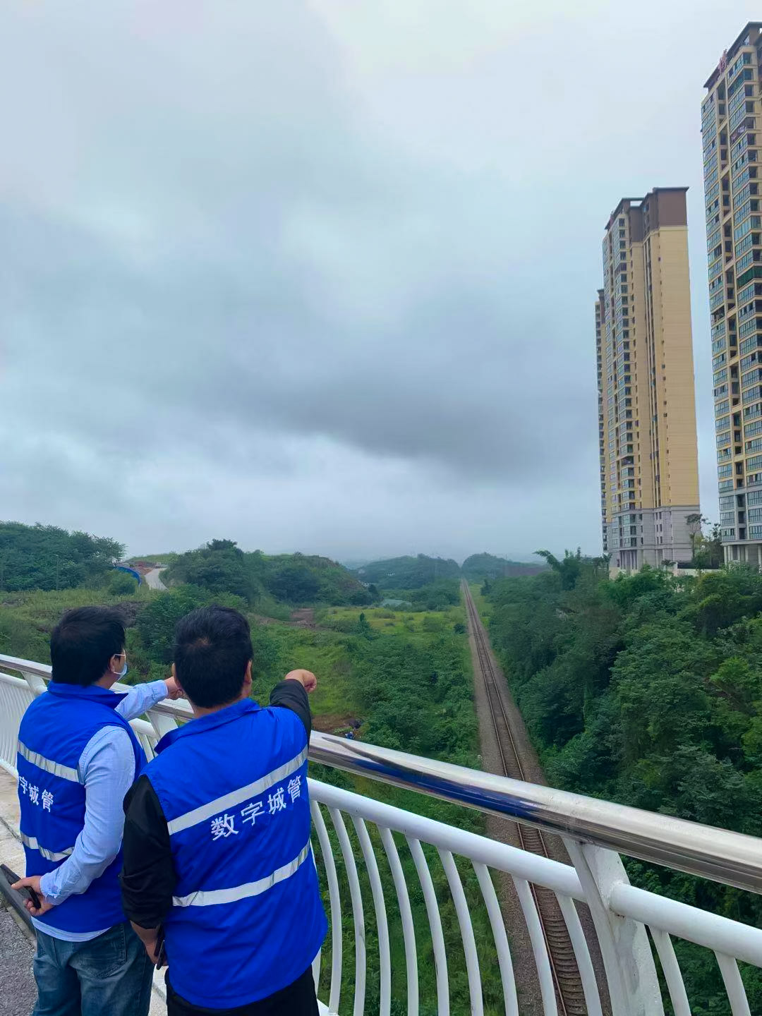 震后鐵路沿線安全巡查，保障鐵路穩(wěn)定運(yùn)行